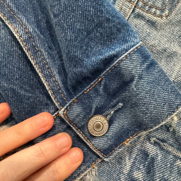 Abercrombie Blue Denim Cropped Jacket Vintage Size Small - Picture 3 of 4